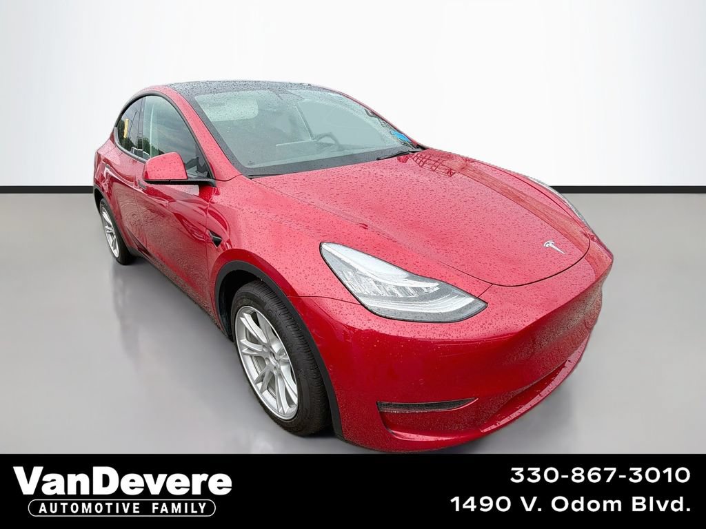 Used 2022 Tesla Model Y Long Range AWD/4WD image 1