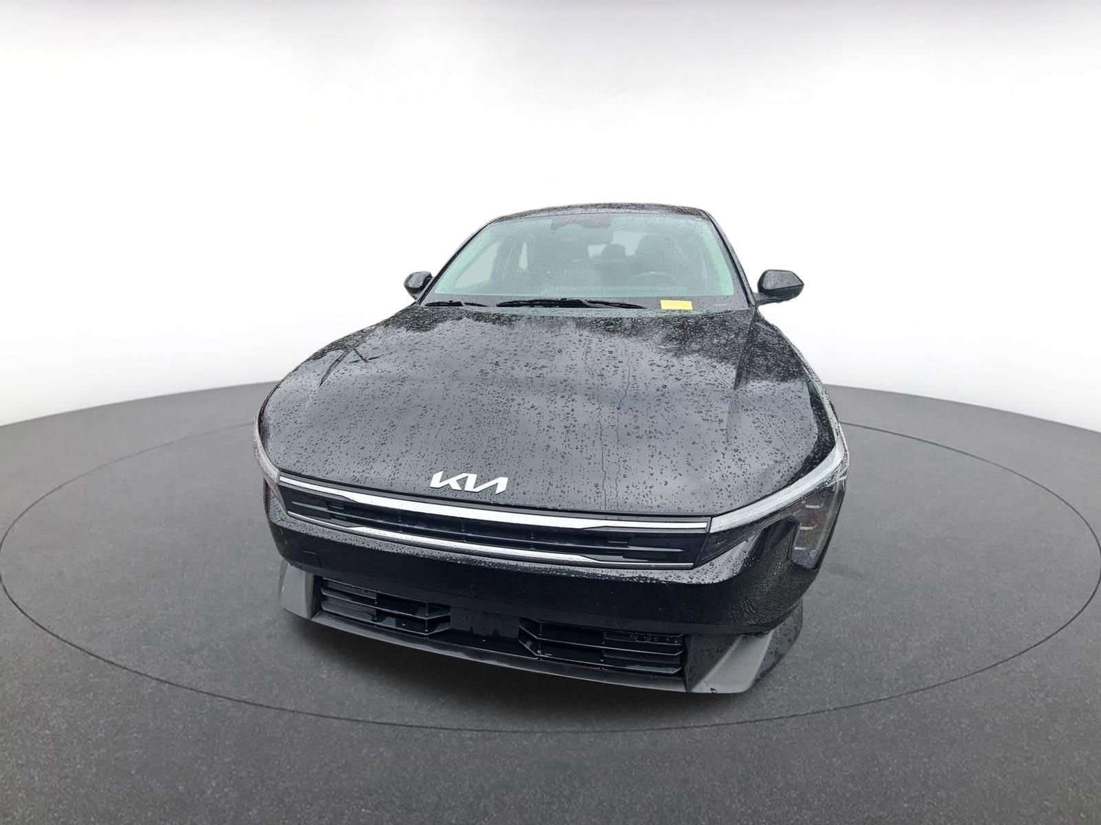 Used 2025 Kia K4 LXS image 2