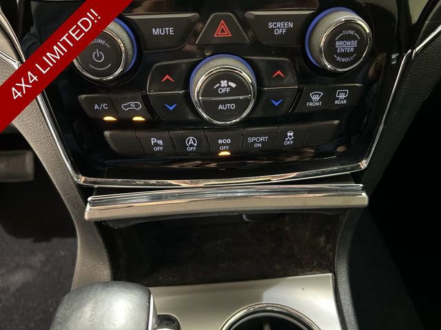 Used 2020 Jeep Grand Cherokee Limited w/ Luxury Group II image 17