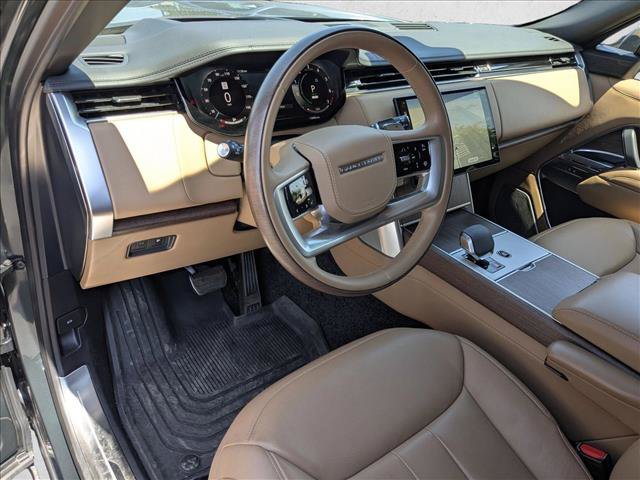 Used 2025 Land Rover Range Rover Autobiography AWD/4WD image 9