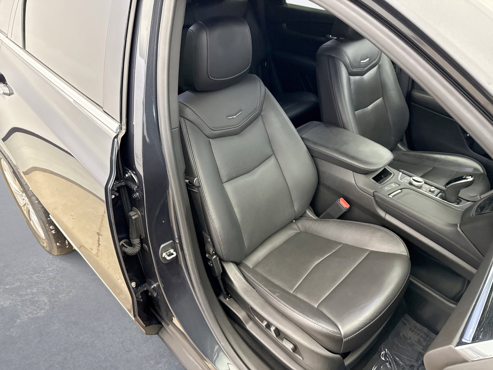 Used 2021 Cadillac XT5 Premium Luxury image 16