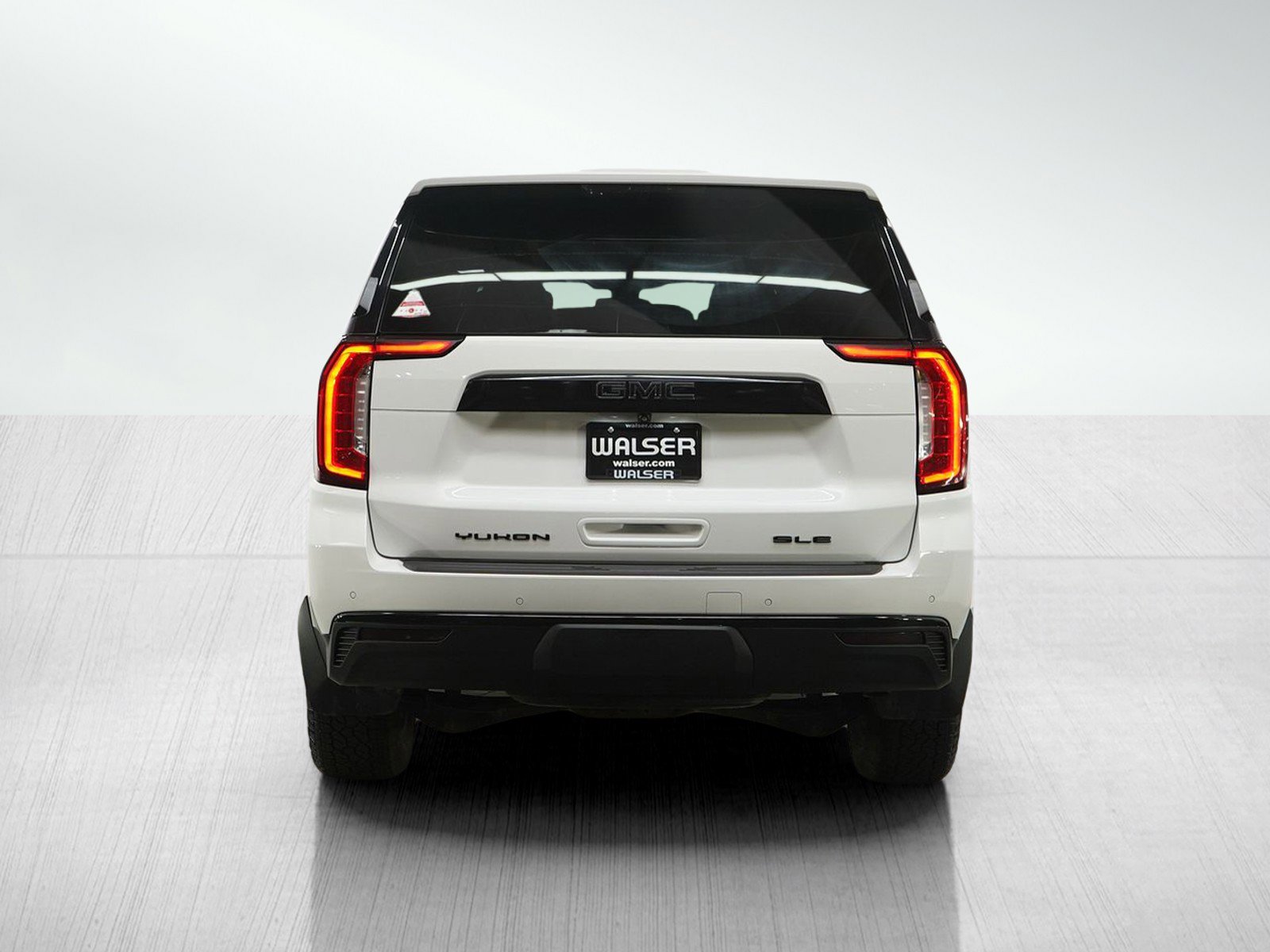 Used 2022 GMC Yukon SLE w/ Gmc Pro Safety Plus Package AWD/4WD image 4