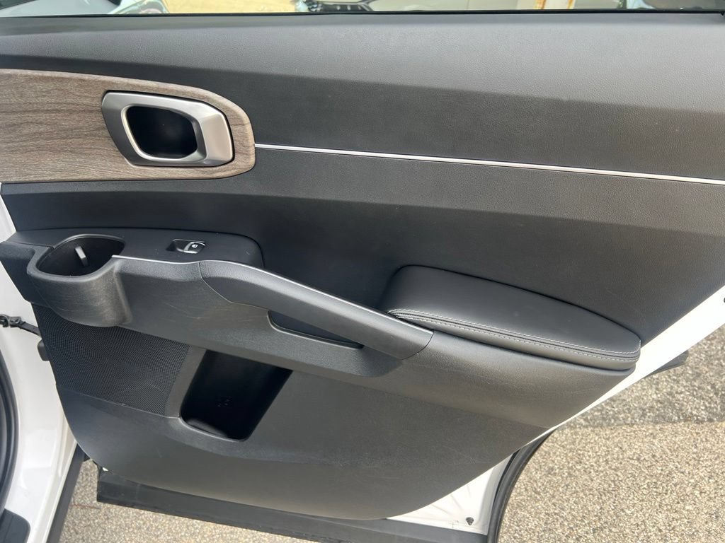 Certified 2023 Kia Sorento X-Line EX AWD/4WD image 17