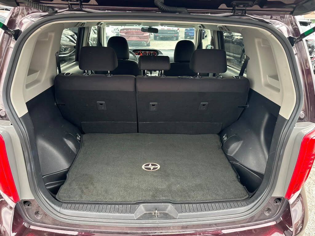 Used 2010 Scion xB FWD image 20