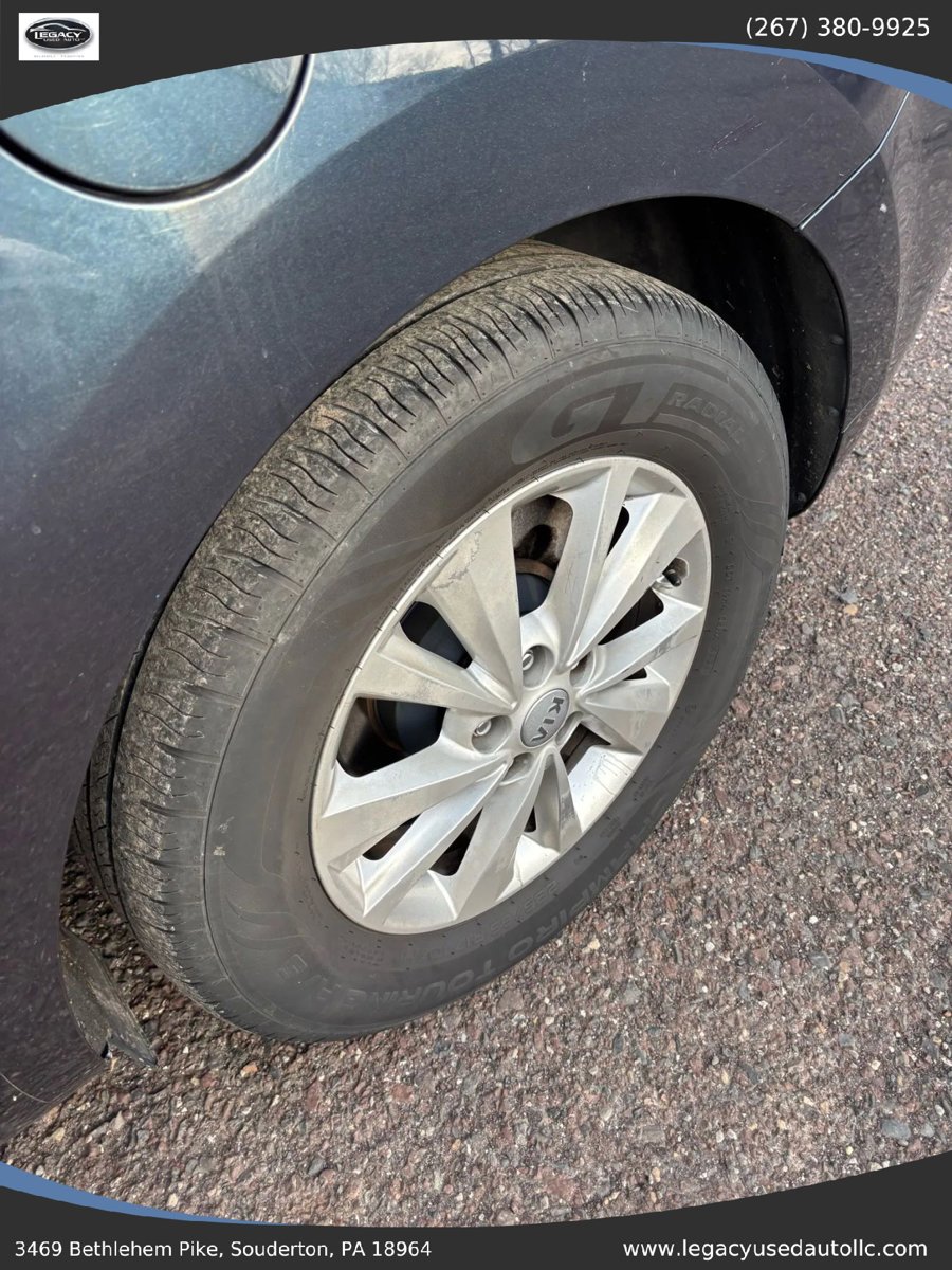 Used 2015 Kia Sedona LX w/ LX Convenience Package image 46