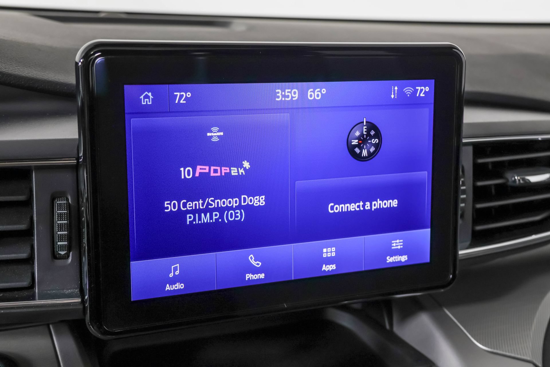 Used 2023 Ford Explorer XLT w/ Equipment Group 202A AWD/4WD image 31
