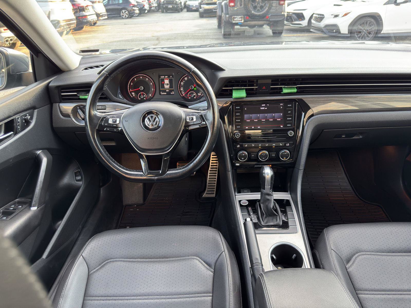 Used 2020 Volkswagen Passat 2.0T R-Line FWD image 35