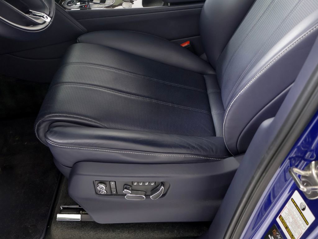 Used 2019 Bentley Bentayga image 16