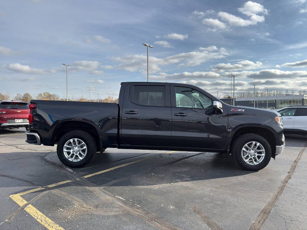 Used 2024 Chevrolet Silverado 1500 LT w/ Z71 Off-Road Package image 4