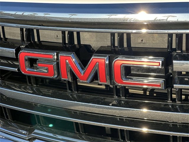 Used 2024 GMC Yukon SLT image 30