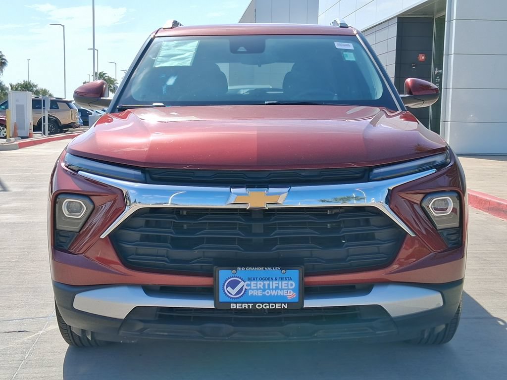 Used 2024 Chevrolet TrailBlazer LT w/ Driver Confidence Package FWD image 2