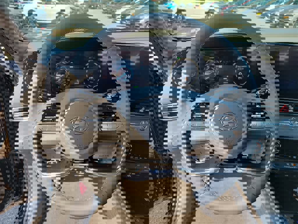 New 2025 Hyundai Elantra SEL image 22