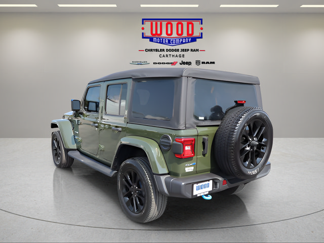 Used 2023 Jeep Wrangler Unlimited Sahara w/ Cold Weather Group AWD/4WD image 8