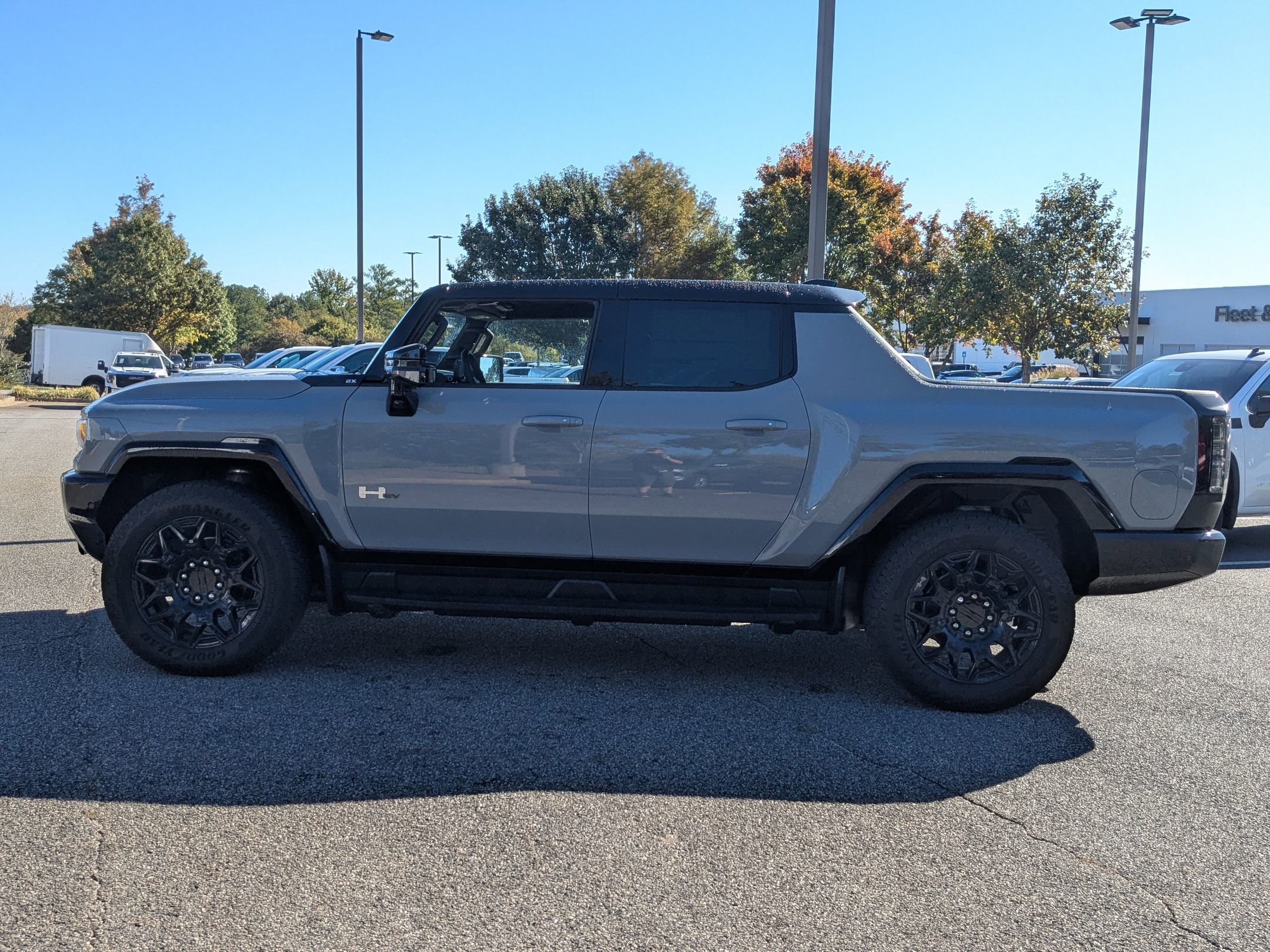 New 2026 GMC Hummer EV 4x4 Crew Cab image 2