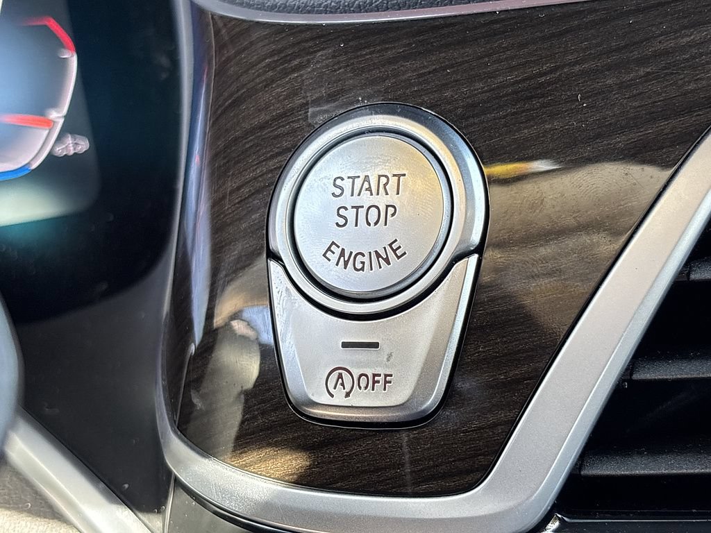 Used 2022 BMW 750i xDrive AWD/4WD image 19
