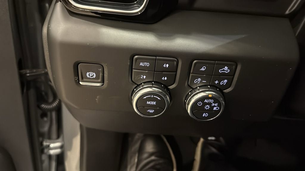 New 2026 GMC Sierra 1500 Denali w/ Denali Reserve Package AWD/4WD image 34