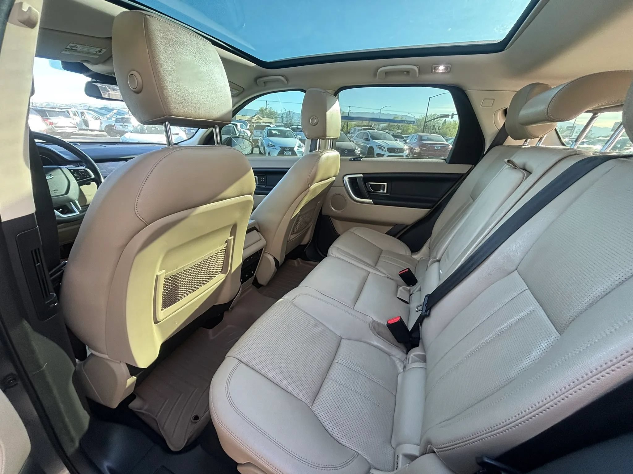 Used 2016 Land Rover Discovery Sport HSE AWD/4WD image 17
