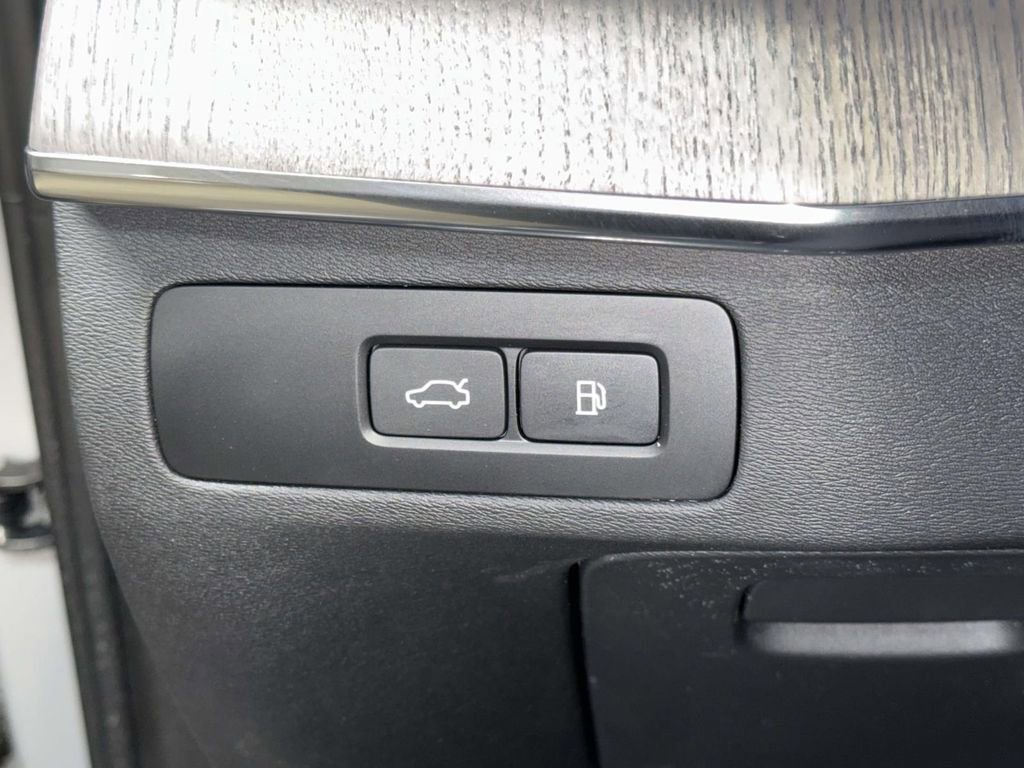 Used 2024 Volvo XC90 T8 Ultimate w/ Protection Package Premier image 26