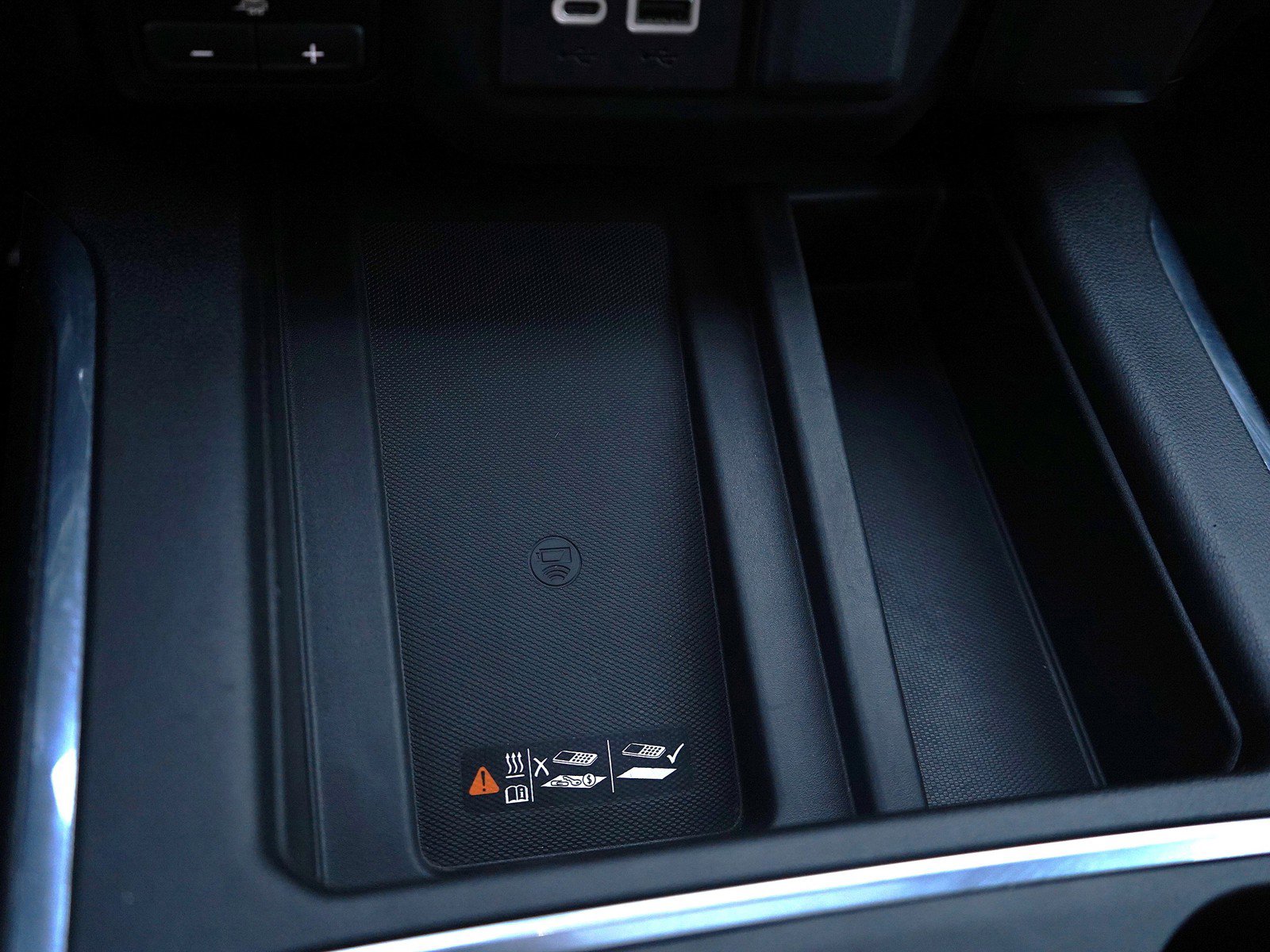 Used 2022 GMC Sierra 3500 AT4 w/ AT4 Preferred Package image 23