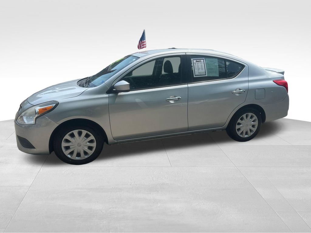 Used 2016 Nissan Versa SV FWD image 4