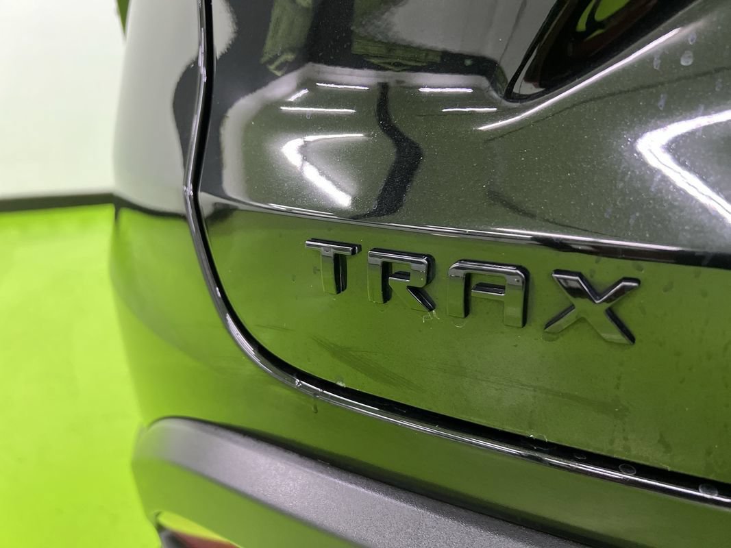 Used 2024 Chevrolet Trax RS w/ Sunroof Package FWD image 12