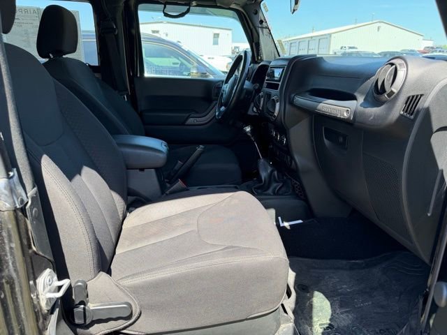 Used 2018 Jeep Wrangler Sport w/ Connectivity Group image 5