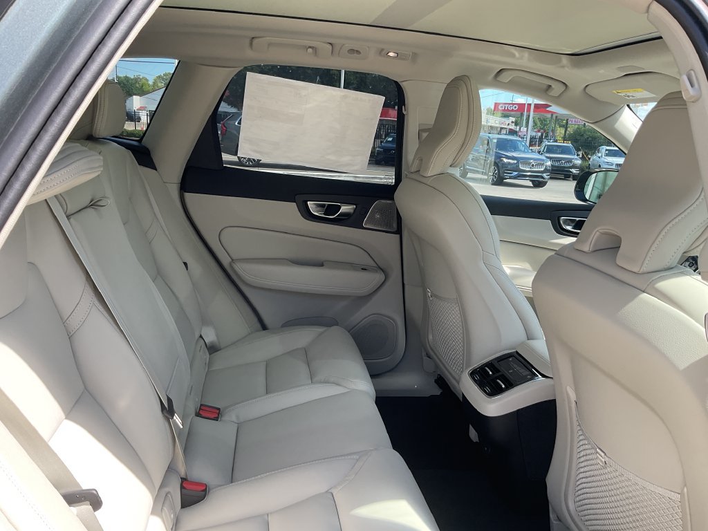 New 2027 Volvo XC60 B5 Ultra AWD/4WD image 16