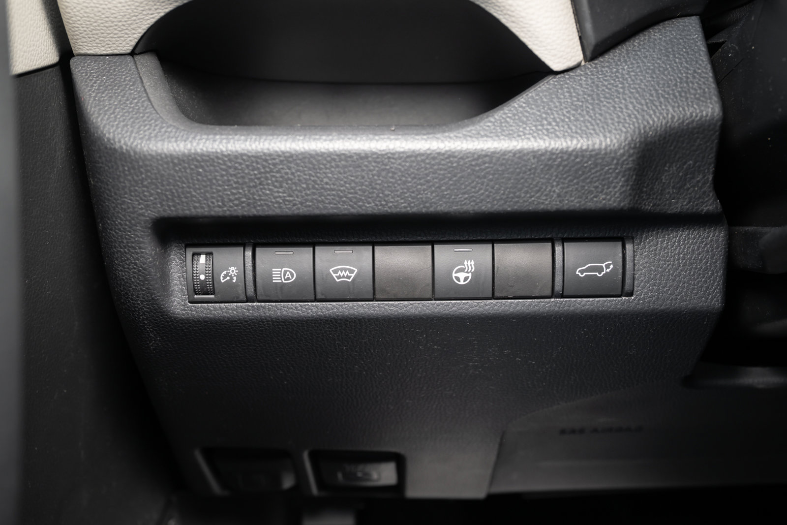 Used 2023 Toyota RAV4 XLE Premium image 29