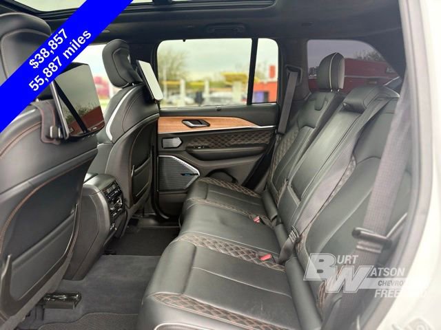 Used 2023 Jeep Grand Cherokee Summit AWD/4WD image 31