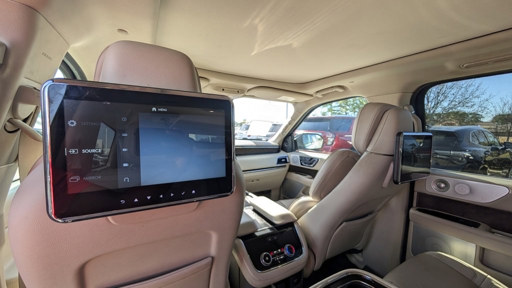 Used 2019 Lincoln Navigator L Reserve w/ Cargo Package image 10