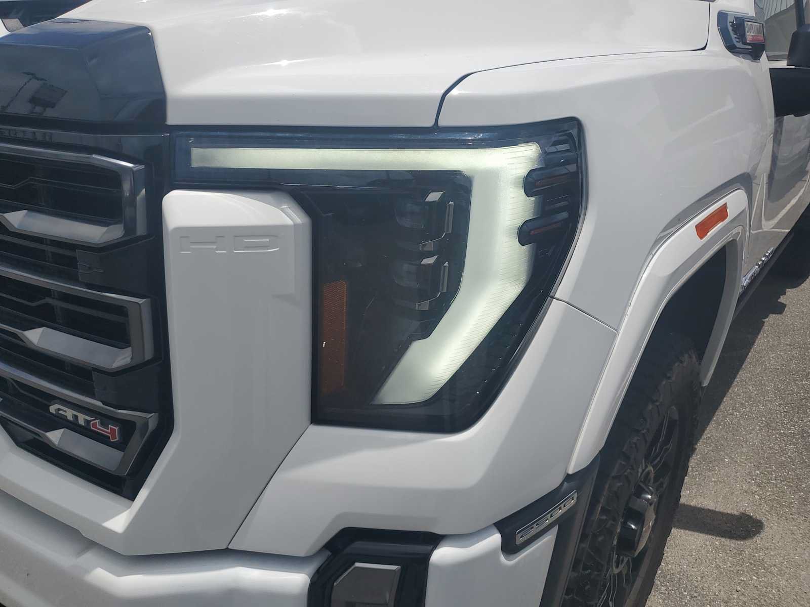 Used 2024 GMC Sierra 2500 AT4 w/ AT4 Premium Plus Package AWD/4WD image 16