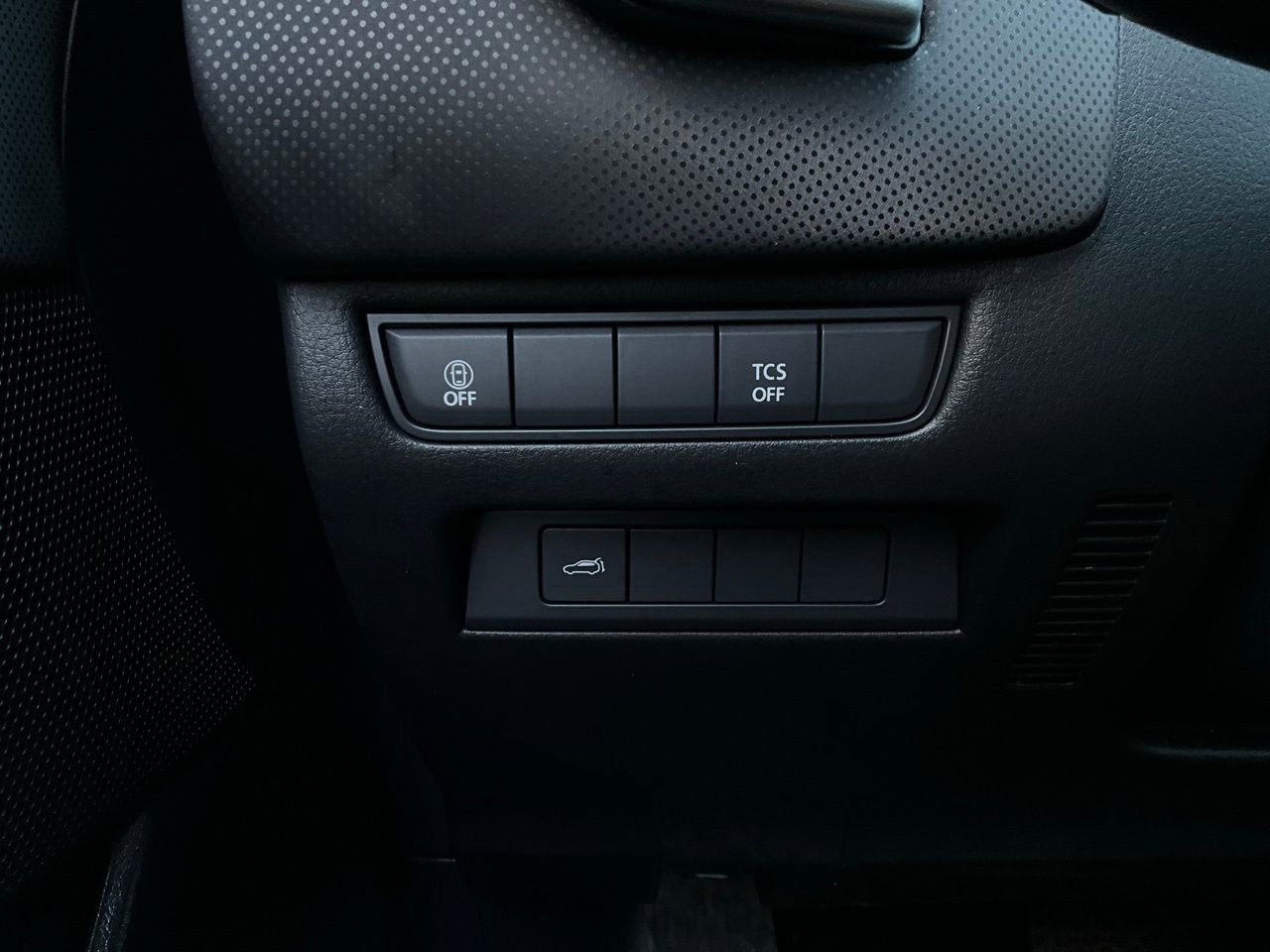 Used 2025 MAZDA CX-50 AWD 2.5 S w/ Premium Package image 24