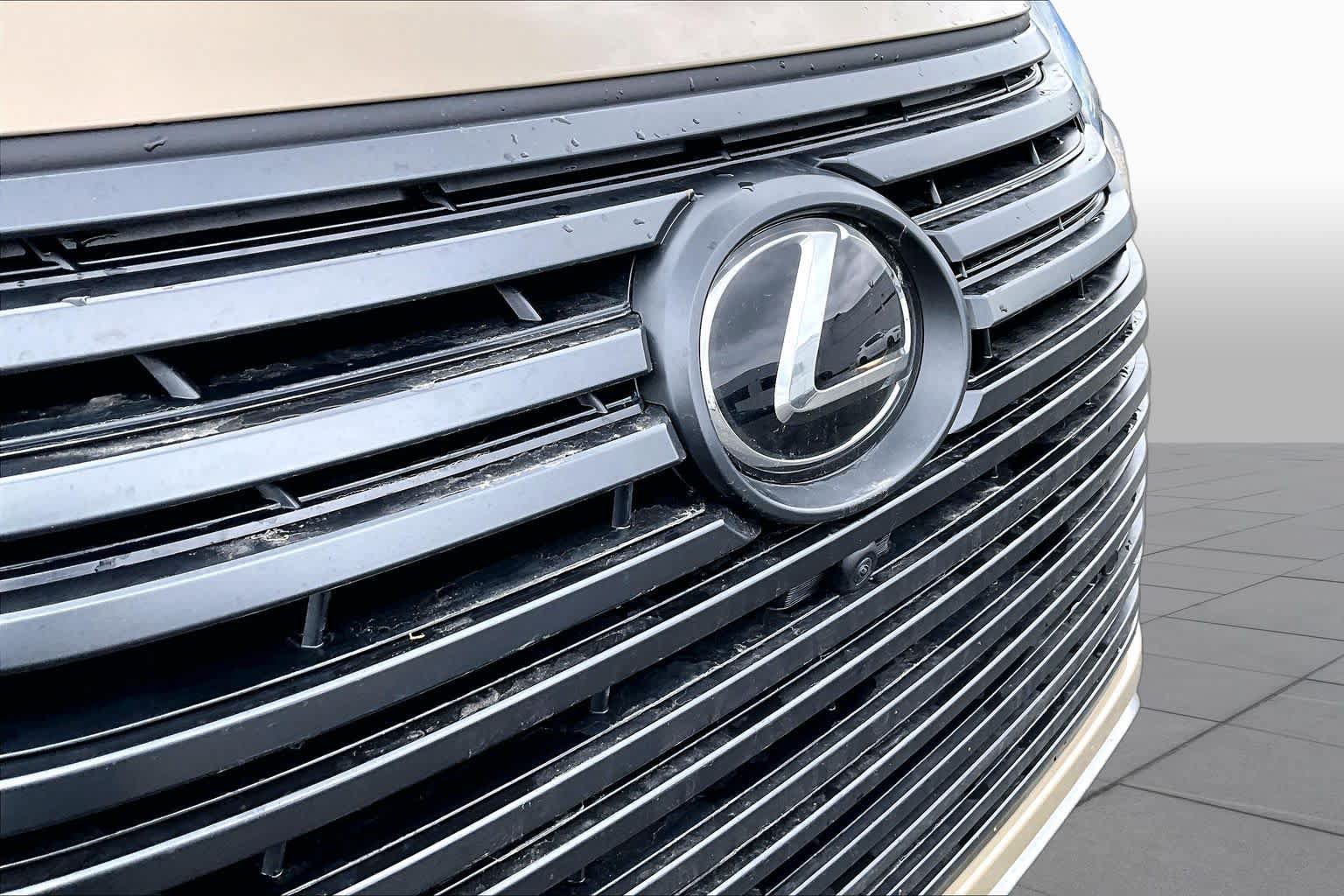 Used 2025 Lexus LX 700h Overtrail AWD/4WD image 30