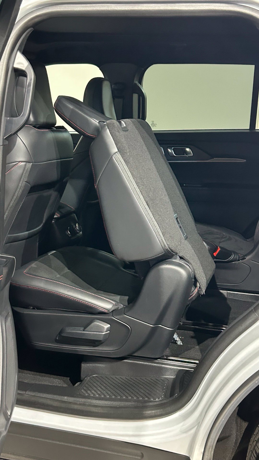 Used 2026 Ford Explorer ST w/ Sun And Sound Package AWD/4WD image 52