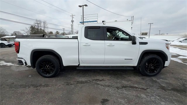Used 2022 GMC Sierra 1500 Elevation w/ LPO, Elevation Black Package image 9