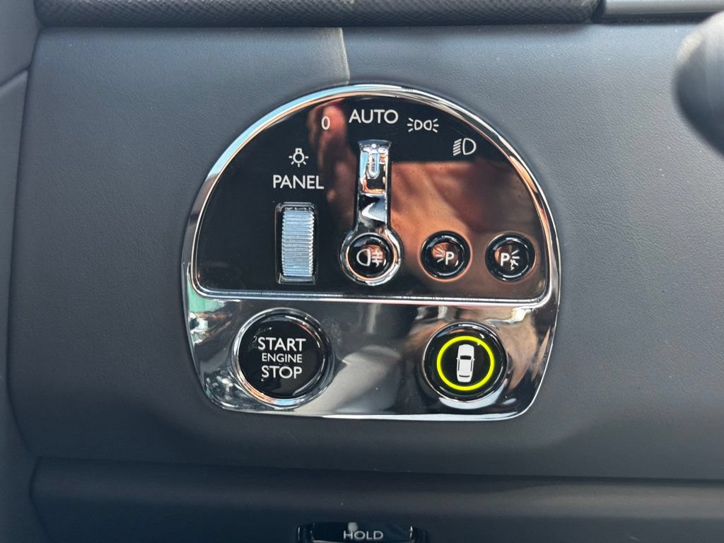 Used 2021 Rolls-Royce Cullinan AWD/4WD image 23