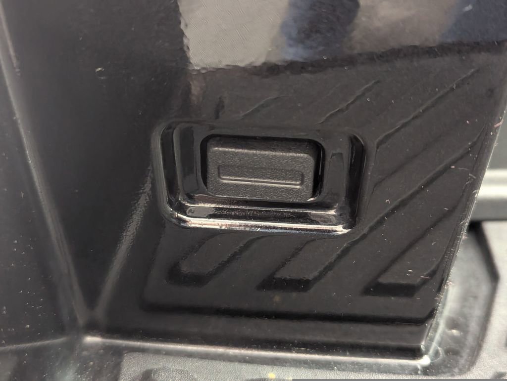 Used 2025 GMC Hummer EV 2X image 52