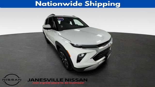 Used 2025 Chevrolet TrailBlazer LT AWD/4WD image 1