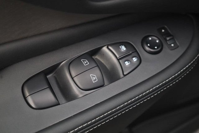 Certified 2024 Nissan Murano SV w/ Cargo Package FWD image 11