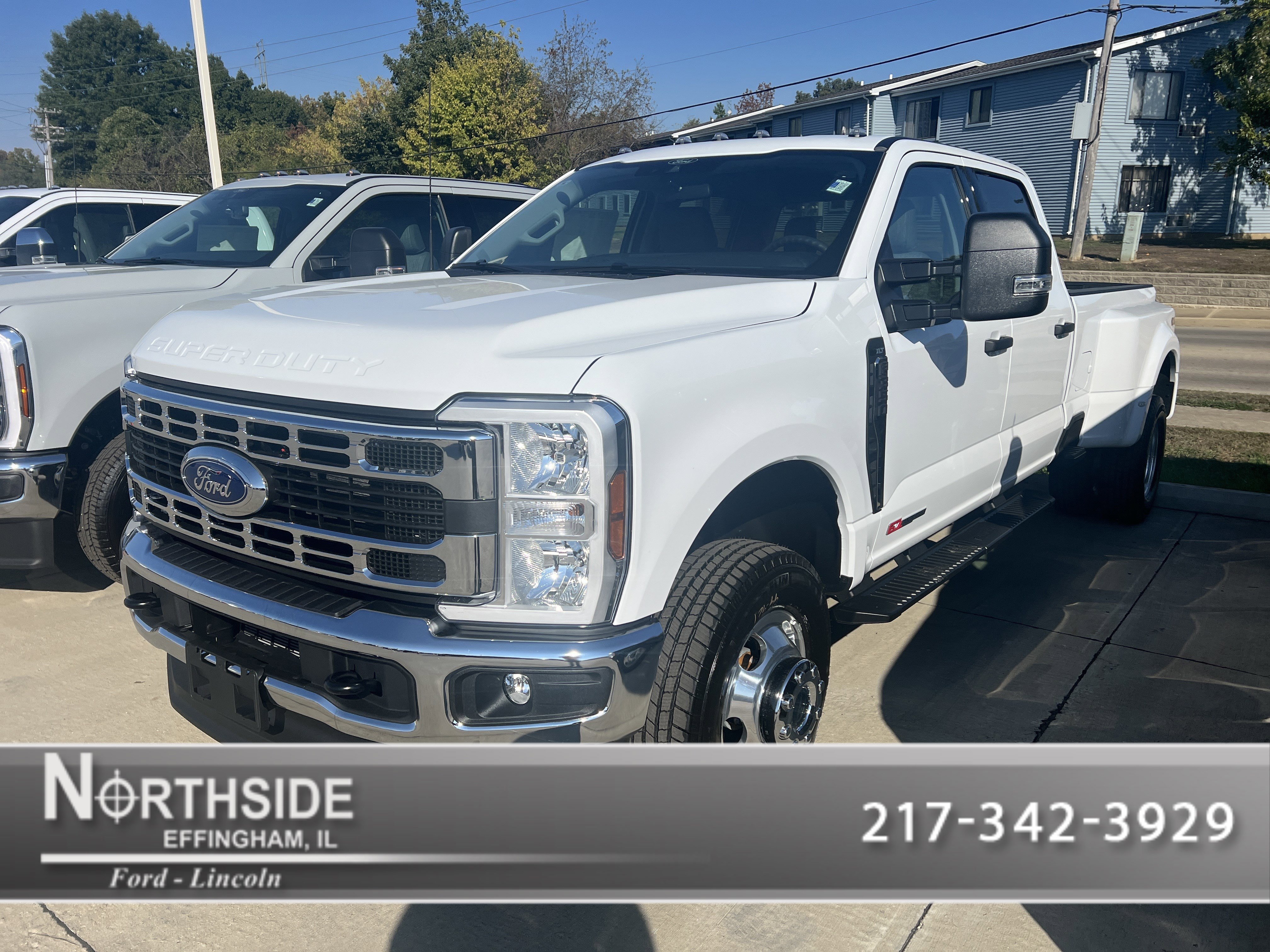 New 2026 Ford F350 4x4 Crew Cab DRW Super Duty image 1