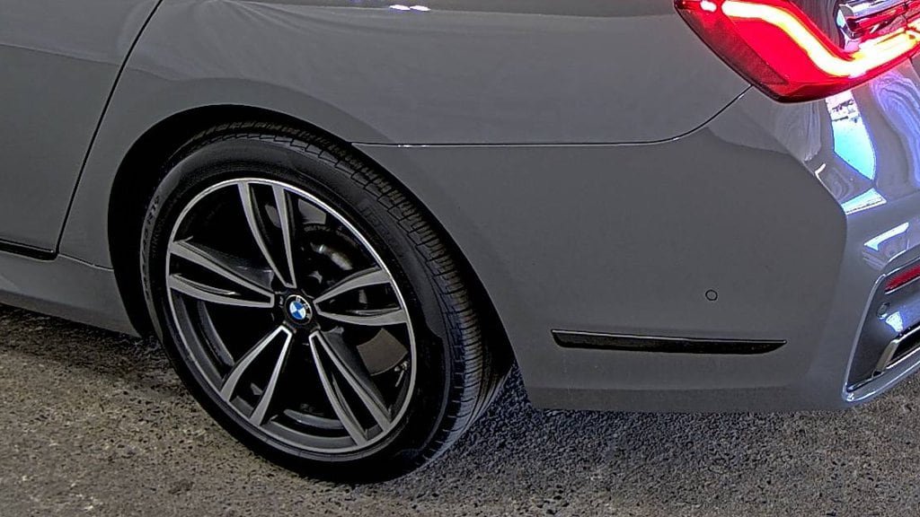 Used 2021 BMW 750i xDrive w/ Executive Package AWD/4WD image 10