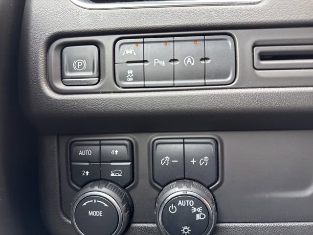 Used 2023 Chevrolet Suburban LT image 23