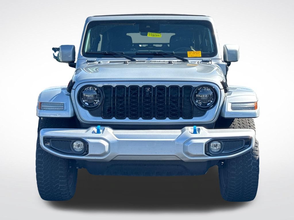 Used 2024 Jeep Wrangler High Altitude AWD/4WD image 3