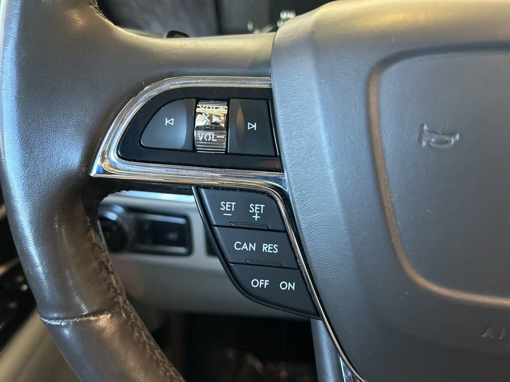 Used 2018 Lincoln Navigator Select image 20