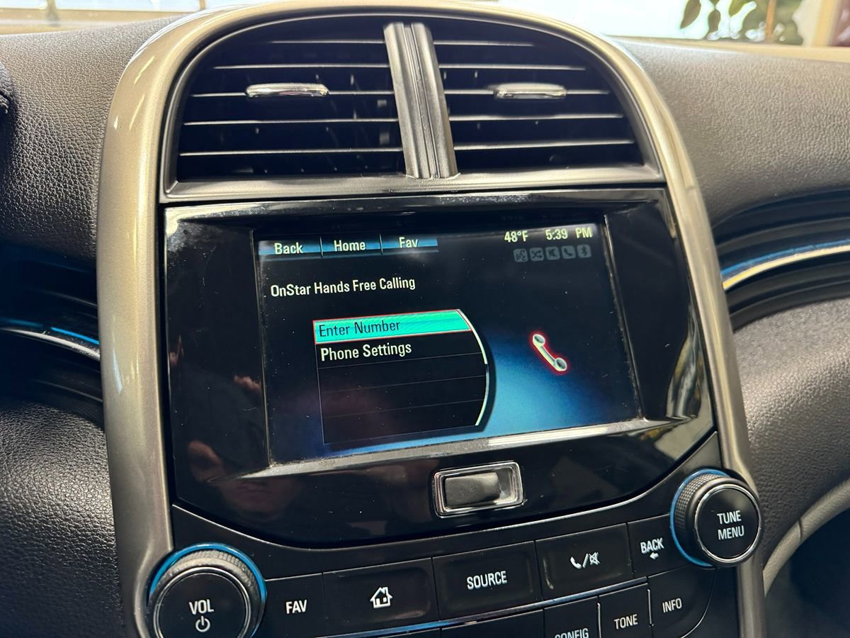Used 2016 Chevrolet Malibu LT image 28