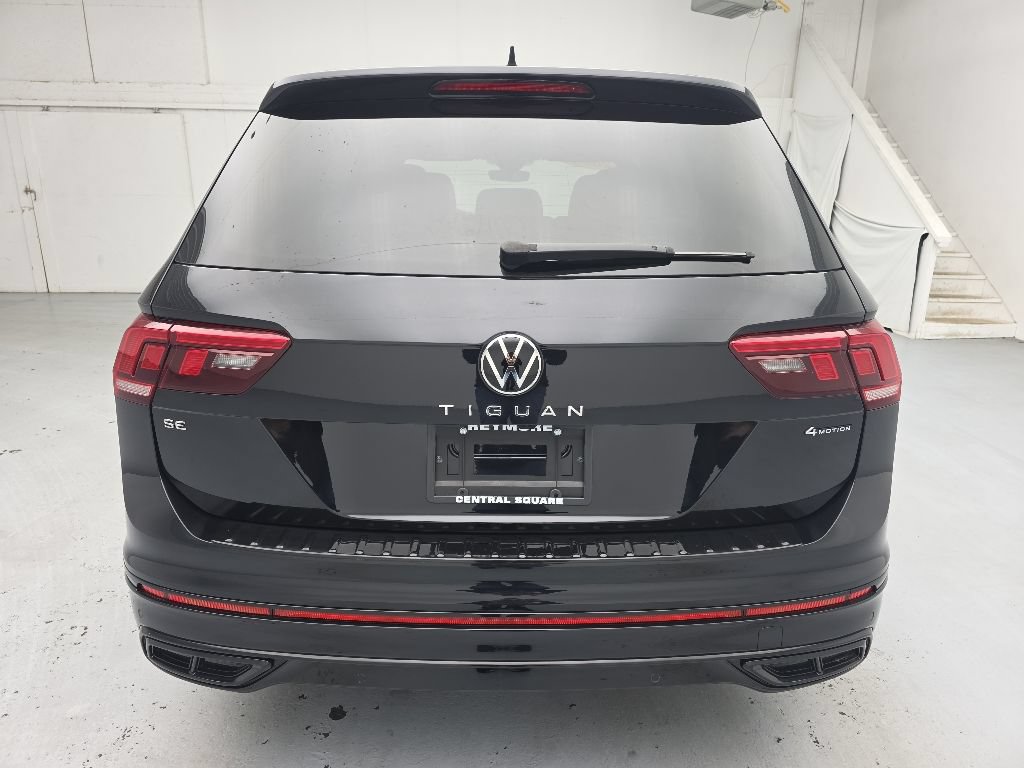 Used 2024 Volkswagen Tiguan SE R-Line AWD/4WD image 10