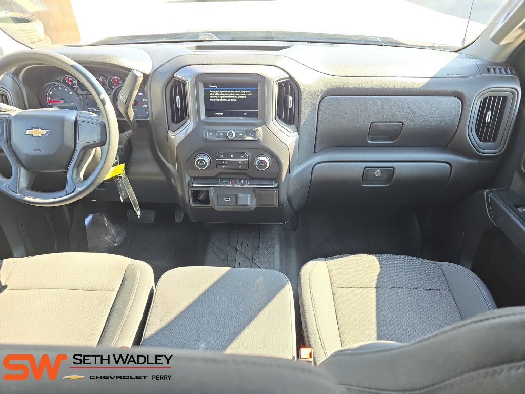 Used 2019 Chevrolet Silverado 1500 Custom w/ Custom Value Package AWD/4WD image 9