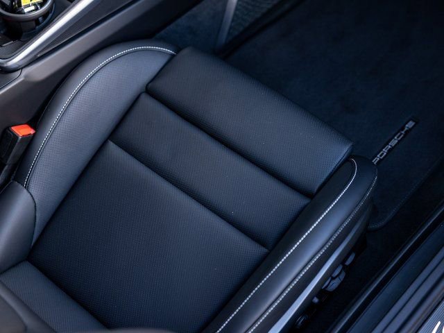 Certified 2024 Porsche 911 Carrera 4S AWD/4WD image 36