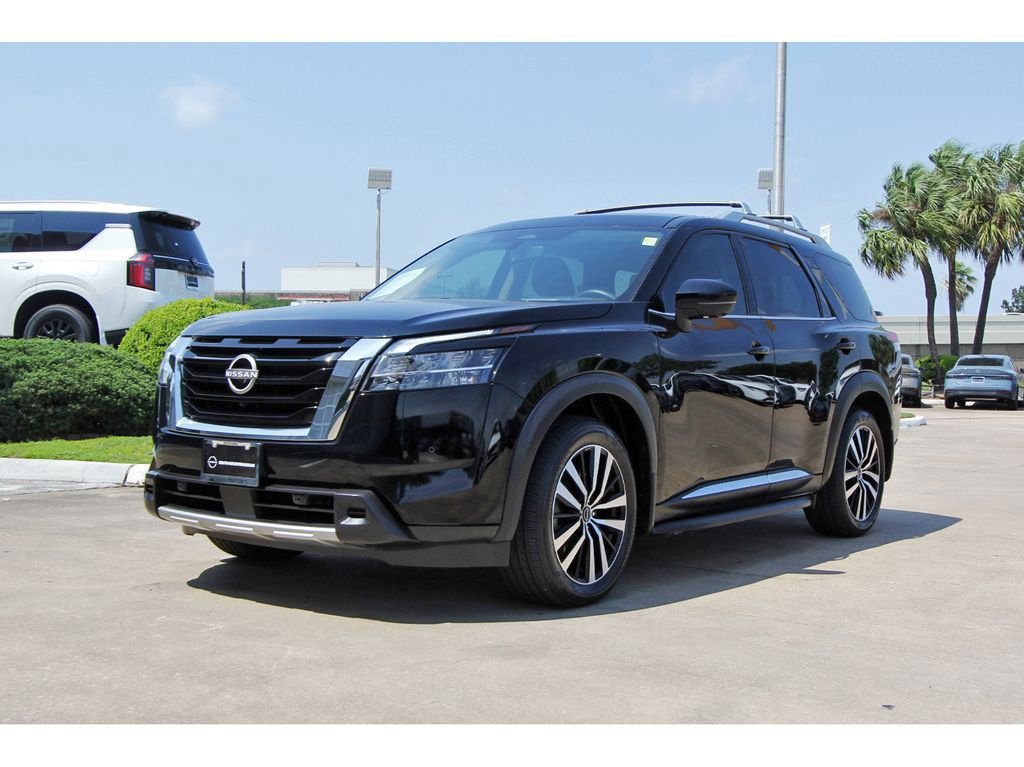 Used 2024 Nissan Pathfinder Platinum w/ Cargo Package FWD image 2