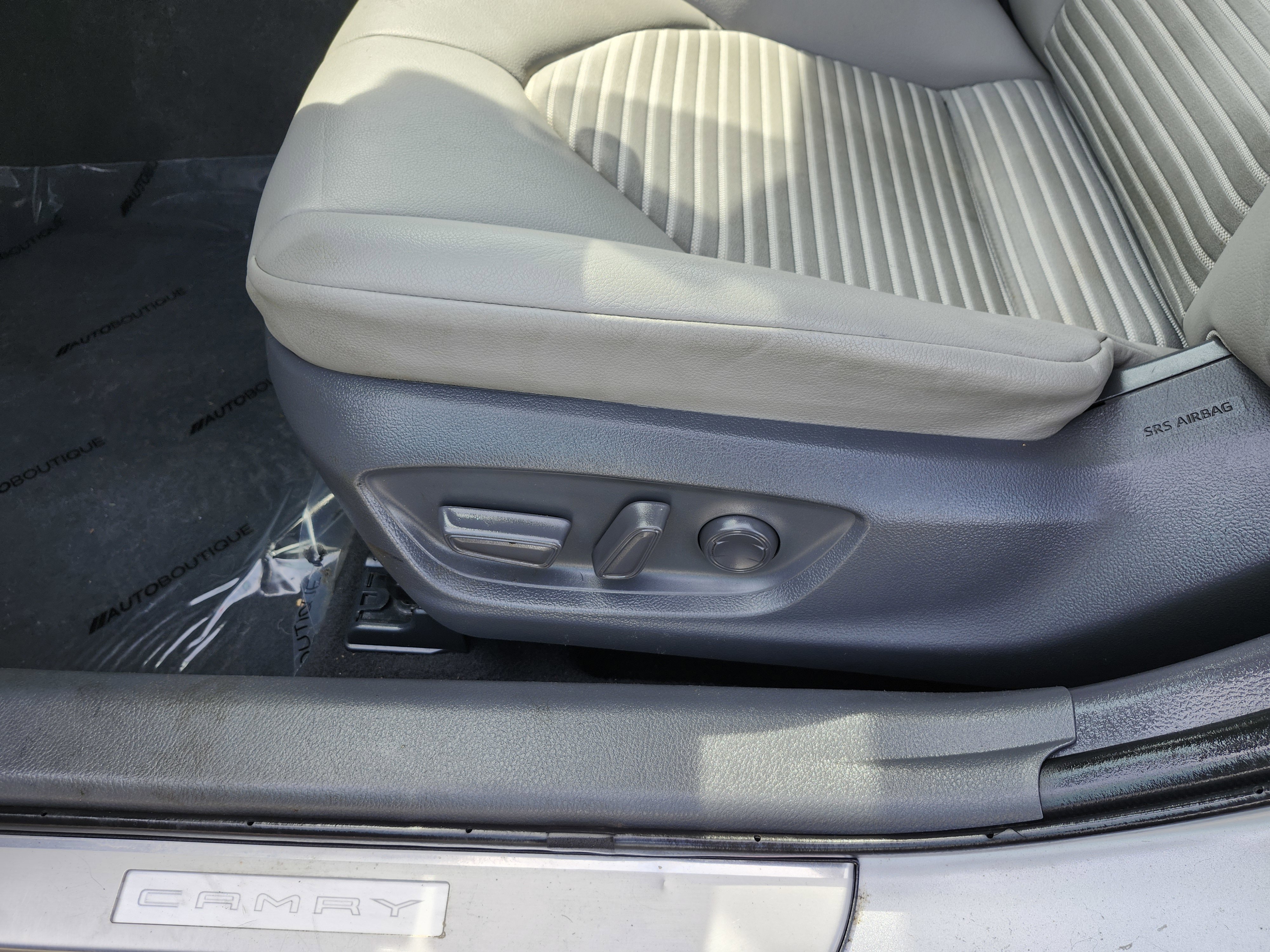 Used 2019 Toyota Camry SE image 22